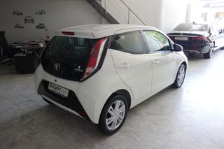 Toyota Aygo 2016 1.0L X-PLAY TOUCH AYTOMATO-thumb-3