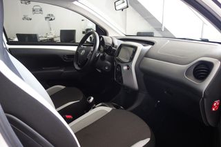 Toyota Aygo 2016 1.0L X-PLAY TOUCH AYTOMATO-thumb-10