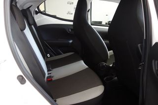 Toyota Aygo 2016 1.0L X-PLAY TOUCH AYTOMATO-thumb-12