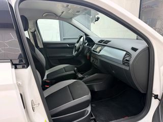Skoda Fabia 2018-thumb-14