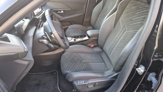 Peugeot 208 2024 GT HYBRID 1,2 CC  145 HP EDCS8-thumb-10
