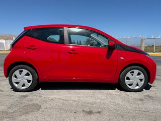 Toyota Aygo 2017 X-PLAY TOUCH f1 paddles-thumb-4