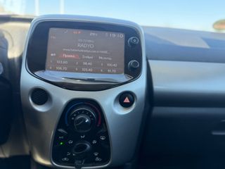 Toyota Aygo 2017 X-PLAY TOUCH f1 paddles-thumb-19
