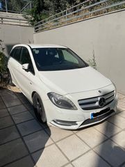 Mercedes-Benz B 180 2012 BLUE EFFICIENCY