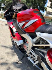 Yamaha YZF-R1 2001-thumb-8