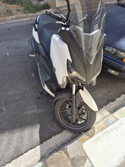 Yamaha XMAX 250 2016-thumb-1
