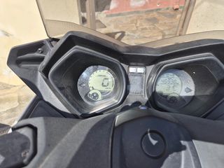 Yamaha XMAX 250 2016-thumb-5