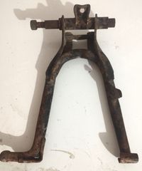 ΚΕΝΤΡΙΚΟ ΣΤΑΝΤ HONDA SS50 ΜΕ ΤΟΝ ΑΞΟΝΑ ΤΟΥ