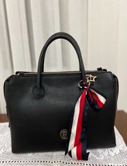 Tommy Hilfiger Μαύρη Τσάντα Χειρός / Tote Bag με Μαντήλι & Λουράκι
