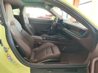Porsche 911 2024 992 Carrera GTS-thumb-11