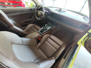 Porsche 911 2024 992 Carrera GTS-thumb-14