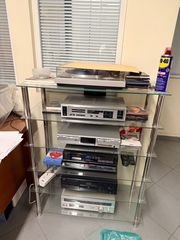 Ολοκληρωμένο Σύστημα Hi-Fi & Γυάλινη Ραφιέρα Εξοπλισμού