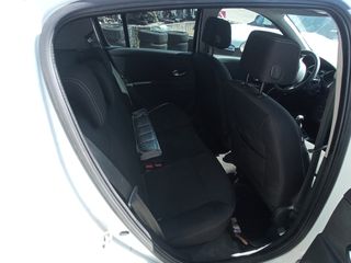 Renault Clio 2010-thumb-6
