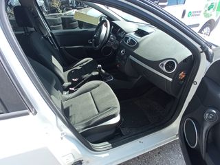 Renault Clio 2010-thumb-5