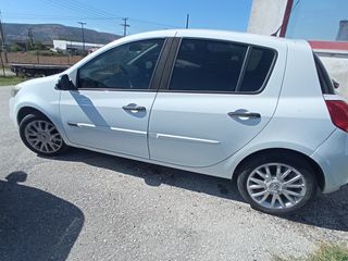 Renault Clio 2010-thumb-2