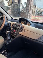 Lancia Ypsilon 2006-thumb-8