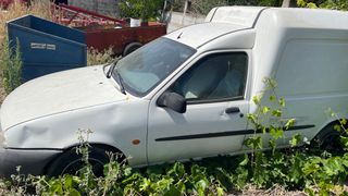 Ford Courier 2000 Van-thumb-1