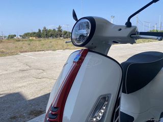 Piaggio Vespa GTS 300 2022 Racing Sixties-thumb-1