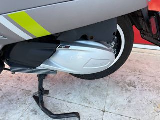 Piaggio Vespa GTS 300 2025 SuperTech-thumb-9