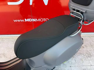 Piaggio Vespa GTS 300 2025 SuperTech-thumb-10