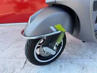 Piaggio Vespa GTS 300 2025 SuperTech-thumb-11