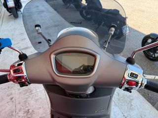 Piaggio Vespa GTS 300 2025 SuperTech-thumb-20