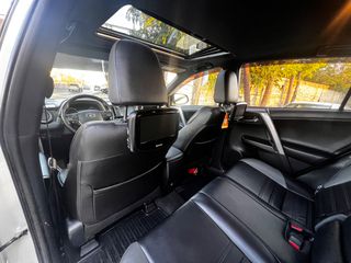 Toyota RAV 4 2018 Hybrid AWD Loung-thumb-12