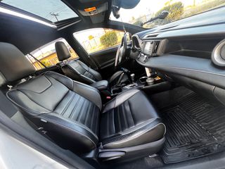 Toyota RAV 4 2018 Hybrid AWD Loung-thumb-17