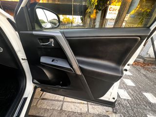 Toyota RAV 4 2018 Hybrid AWD Loung-thumb-19