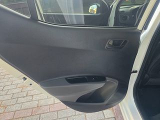 Hyundai i 10 2016-thumb-8
