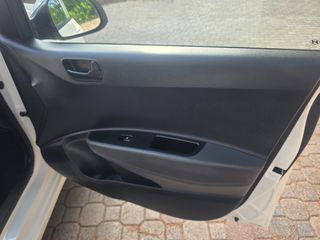 Hyundai i 10 2016-thumb-9