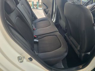Hyundai i 10 2016-thumb-12