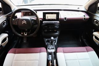 Citroen C4 2018 1.2 e-THP 110hp Shine Auto (Navi)-thumb-2