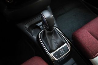 Citroen C4 2018 1.2 e-THP 110hp Shine Auto (Navi)-thumb-28
