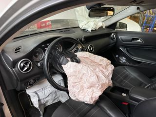 Mercedes-Benz A 180 2013-thumb-6