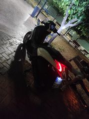 Piaggio Beverly 350 2012-thumb-7
