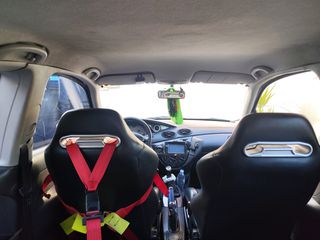 Ford Focus 2004-thumb-4
