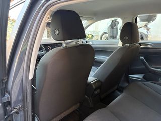 Volkswagen Polo 2021-thumb-14