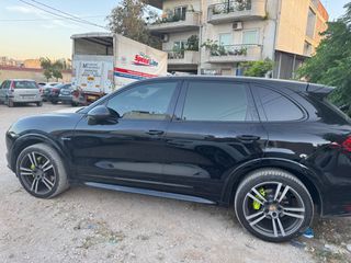 Porsche Cayenne 2012 Porsche Cayenne s  2012 HYBRID GTS