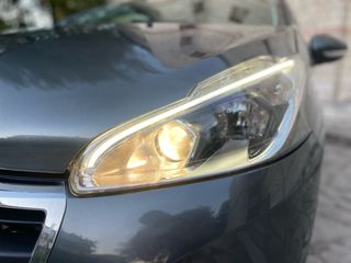 Peugeot 208 2016-thumb-8