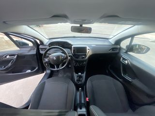 Peugeot 208 2016-thumb-16