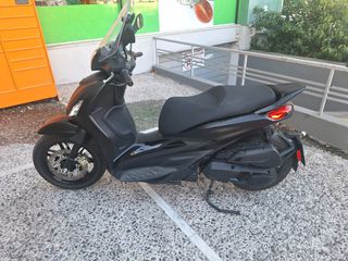 Piaggio Beverly 400 2025 Deep black
