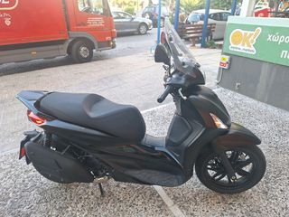 Piaggio Beverly 400 2025 Deep black-thumb-1