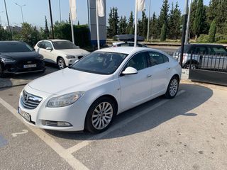 Opel Insignia 2011-thumb-1