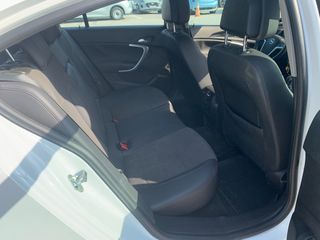 Opel Insignia 2011-thumb-12