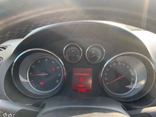 Opel Insignia 2011-thumb-14