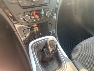 Opel Insignia 2011-thumb-17