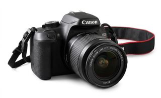 Canon EOS 4000D + Φακός EF-S 18-55mm III + SD 32GB (Σαν Καινούργια / Άριστη Κατάσταση)
