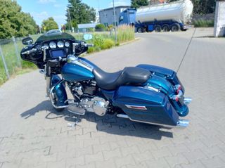 Harley Davidson Street Glide 2020-thumb-1