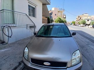 Ford Fusion 2003-thumb-1